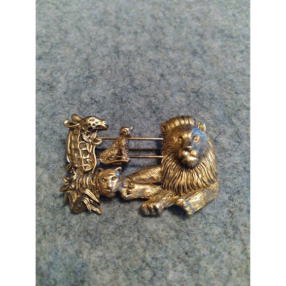 Vintage Gold Tone Lion Brooch Giraffe Tiger Animal‎ Safari Statement Pin - Picture 2 of 3
